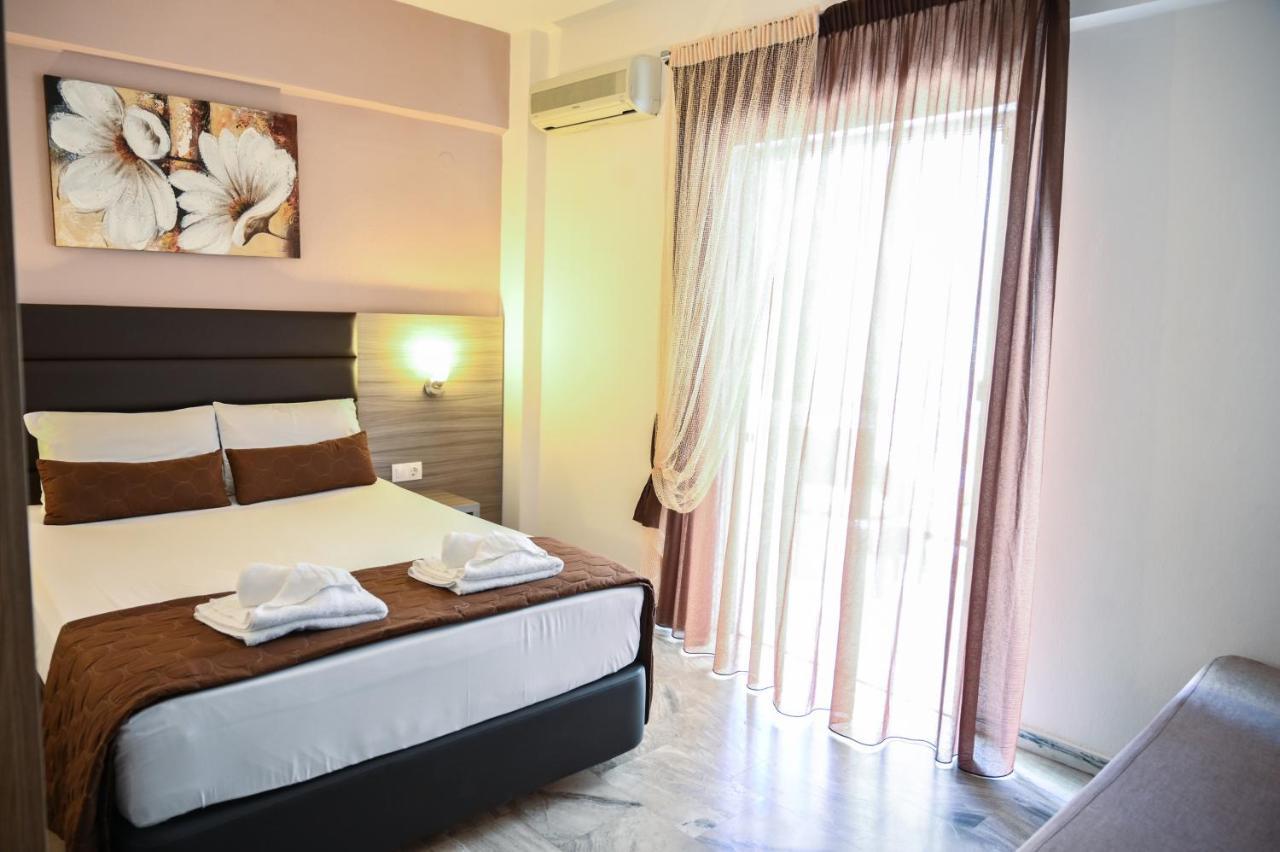 Hotel Kostas Olympiakí Aktí Dış mekan fotoğraf