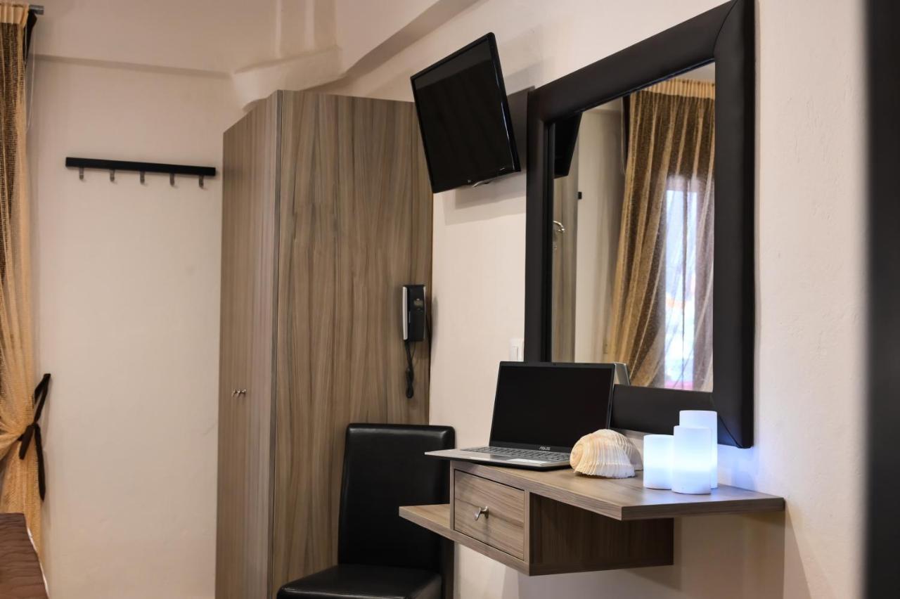 Hotel Kostas Olympiakí Aktí Dış mekan fotoğraf