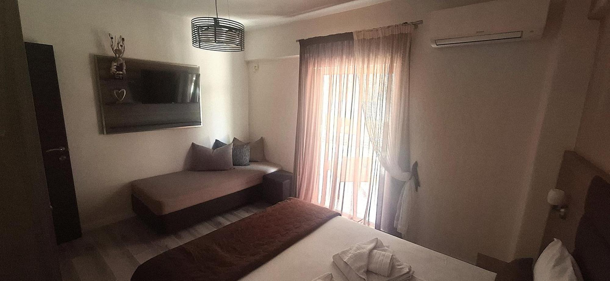 Hotel Kostas Olympiakí Aktí Dış mekan fotoğraf