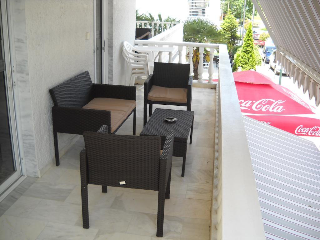 Hotel Kostas Olympiakí Aktí Dış mekan fotoğraf