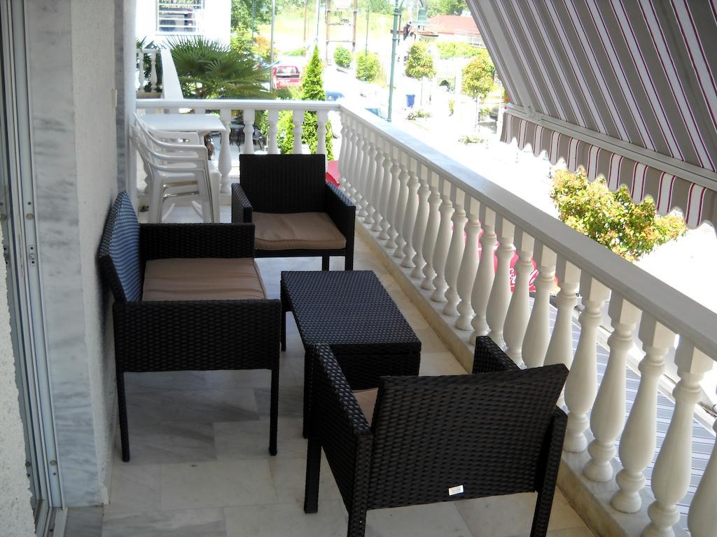 Hotel Kostas Olympiakí Aktí Oda fotoğraf