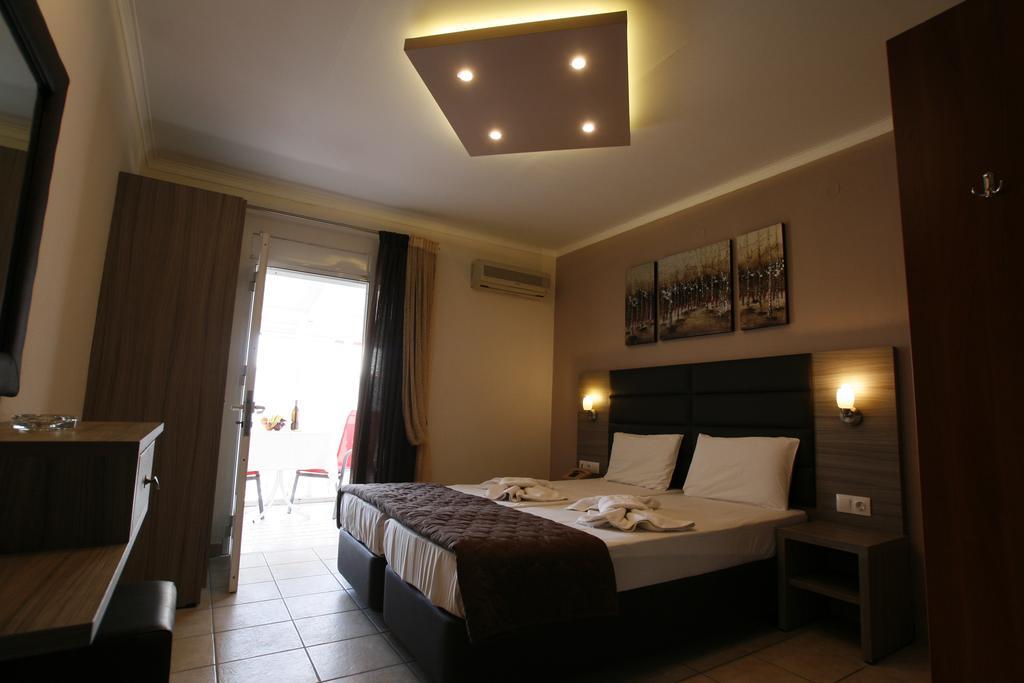 Hotel Kostas Olympiakí Aktí Dış mekan fotoğraf